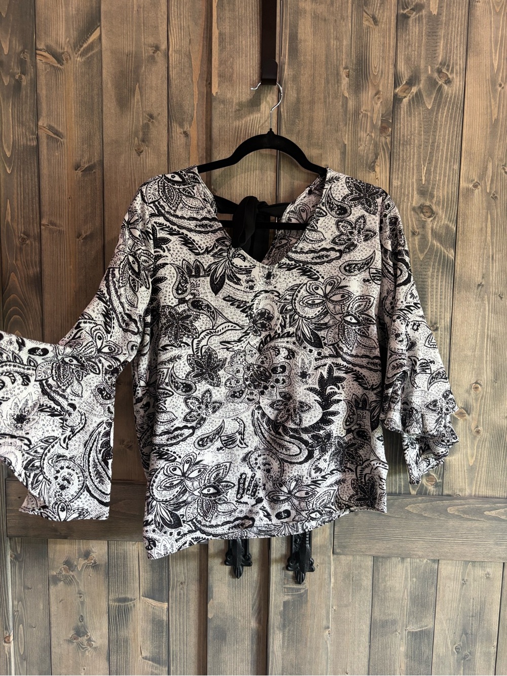 Green Envelope Black & White Paisley V-Neck Blouse